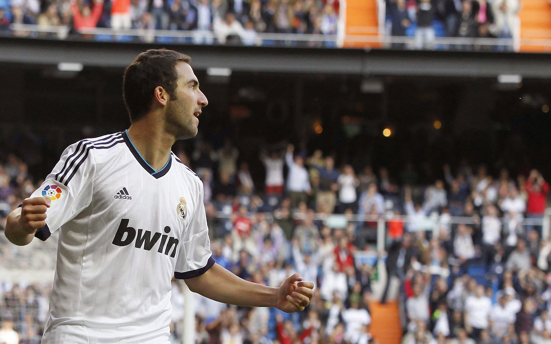 Uzi迎来三赛季高光表现，IG球迷沸腾！